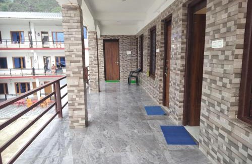 Kharsali Hotel | Hotel Shri Yamuna Gaulok Dham