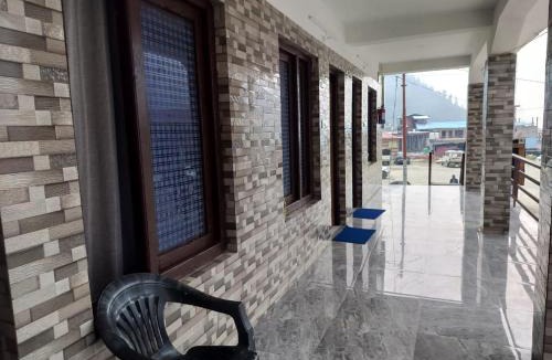 Kharsali Hotel | Hotel Shri Yamuna Gaulok Dham