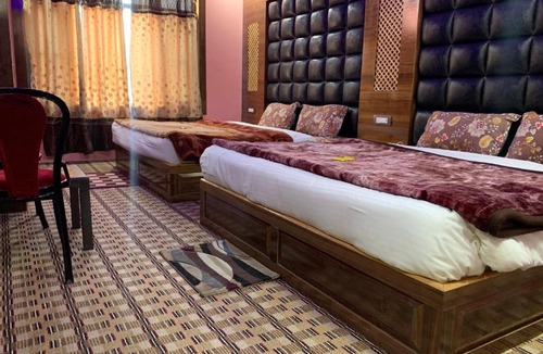 Srinagar Hotel | Hotel Shuhrah-I-Afaq - Near Srinagar Airport