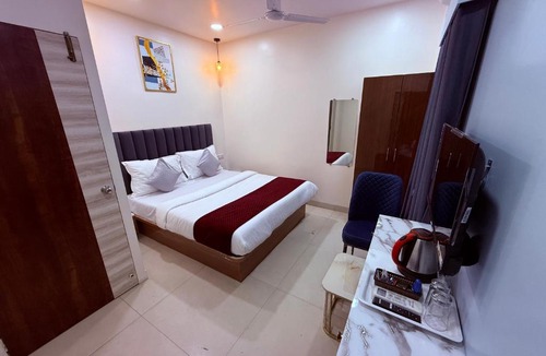 Vile Parle East Hotel | Hotel Silver Leaf - Vile Parle East - Near Mumbai Airport