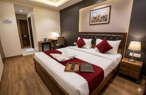 Delhi Hotel | Hotel SPS 2 Min Walk From Kaushambi Metro Station