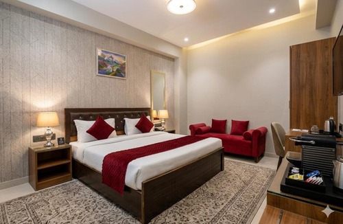 Kaushambi Hotel | Hotel SPS 5 Mints Walking From Kaushambi Delhi Metro Station