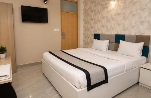 Noida Hotel | Hotel Stars Q-48 Near Noida Stadium & Noida Sec 15-16 Metro