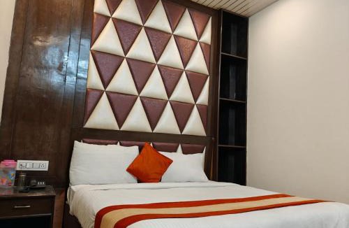 Mayapur Hotel | Hotel Sudarshan
