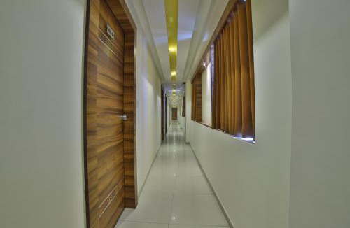 Chandkheda Hotel | Hotel Sunstar Inn
