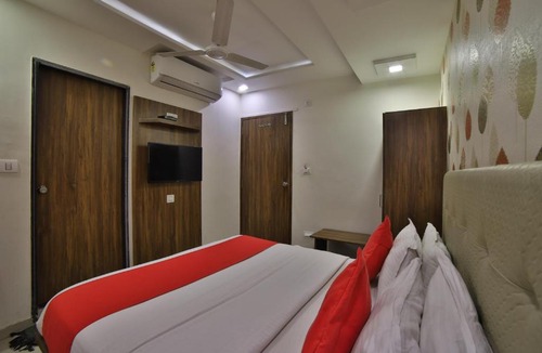 Chandkheda Hotel | Hotel Sunstar Inn