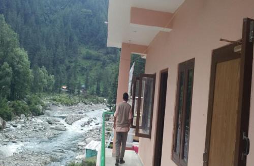 Barot Bed & Breakfast | Hotel Surat, Barot