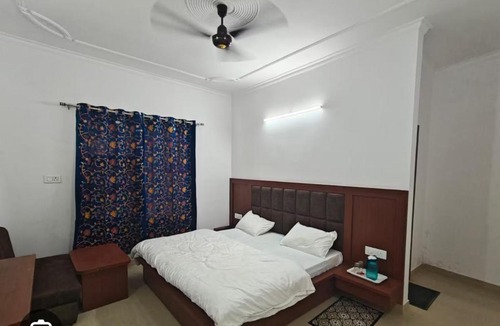 Katra Hotel | Hotel Tara Palace By MIDTOWN