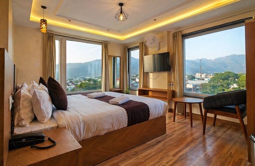 Rishikesh Hotel | Hotel The Montara Near Ganga Ghat