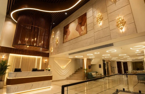 Paharganj Hotel | Hotel The Queen's Head Delhi