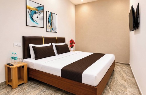 Chandigarh Hotel | Hotel The Red Hut