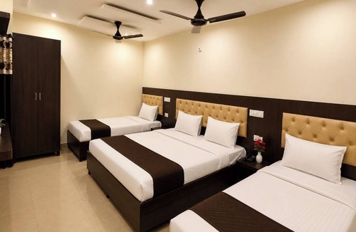 Chandigarh Hotel | Hotel The Red Hut