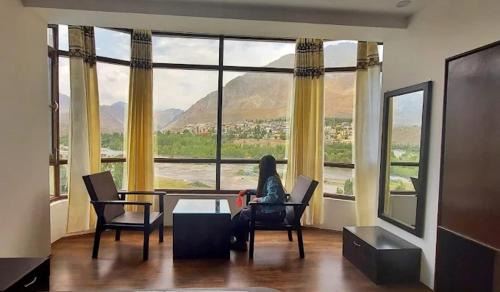 Kargil Hotel | Hotel The White Castle Kargil