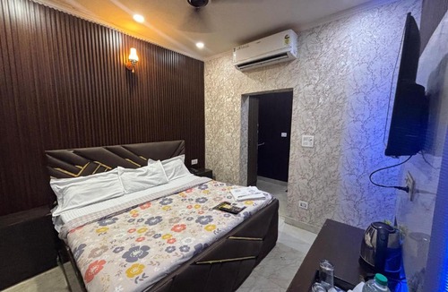 Jangpura Hotel | Hotel Tom Palace