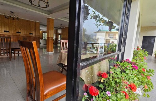 Bhowali Hotel | Hotel Trvaller Inn
