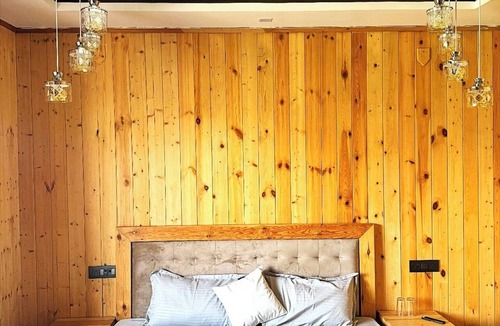Smanora Range Hotel | Hotel UK Home Stay Mountain View