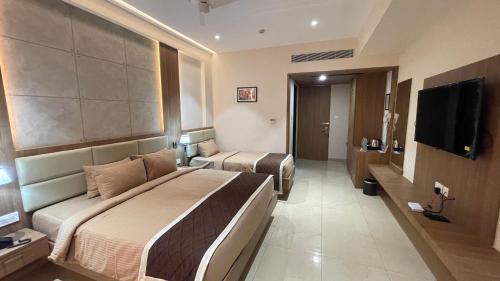 Sankagiri Hotel | HOTEL VAHINI GRAND