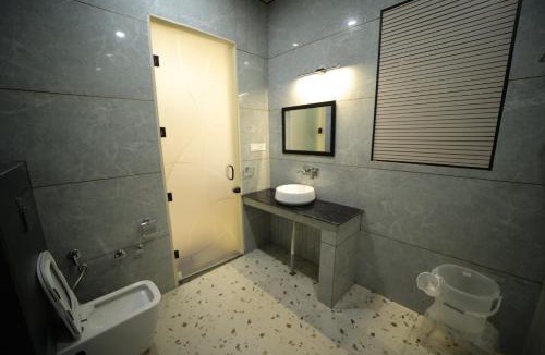 Karnal Hotel | Hotel Vantara