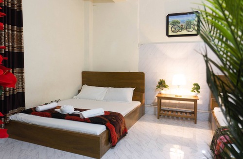 Dhaka Hotel | Hotel White House International Residential - Family Room - AC