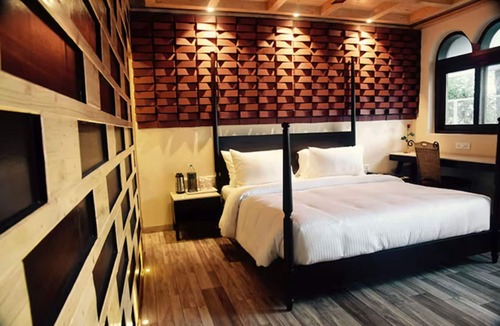 Bemloi Hotel | Hotel Willow Banks, Mall Road Shimla
