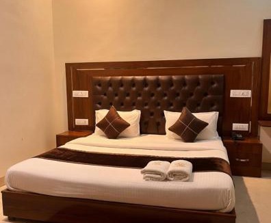 Zirakpur Hotel | Hotel WoodCresstt Zirakpur ! Budget Friendly Stay With Airport Access