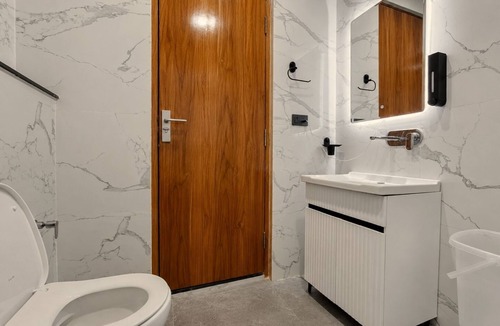 Sector 70 Hotel | Hotel Woodmark - Sector 70