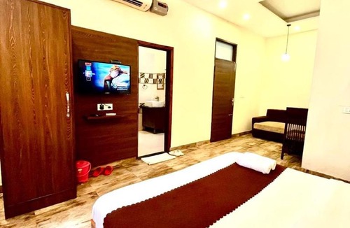 Zirakpur Hotel | Hotel Wooodcrestt Zirakpur