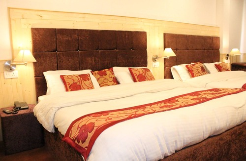 Narainkoti Hotel | hotel yadu vilas