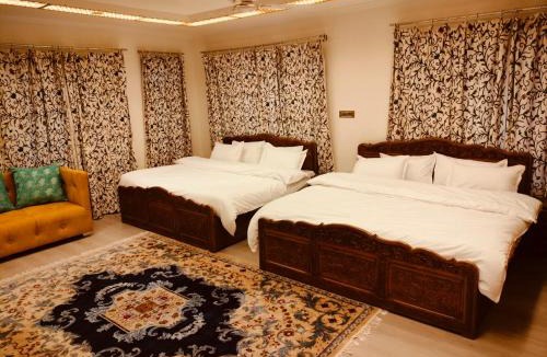 Dal Lake Bed & Breakfast | Houseboat New Blue Jay