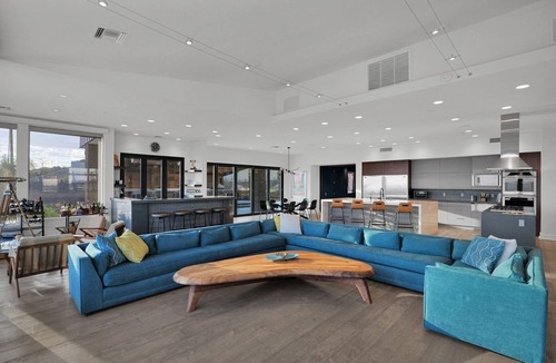 Palm Canyon House | HÓZHÓ Camelback| Infinity Pool & Movie Theater