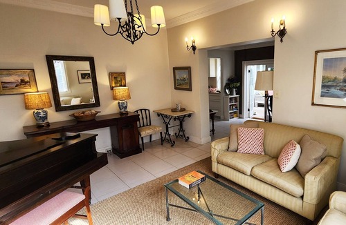 Rosebery House | Huge Family Home on City's Fringe with Parking + Air Conditioning