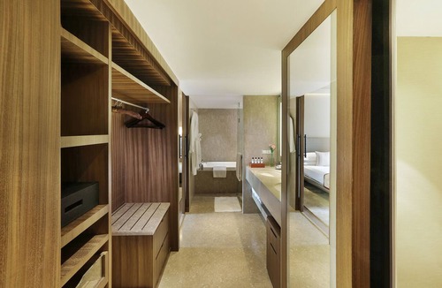 Bhikaji Cama Place Hotel | Hyatt Regency Delhi
