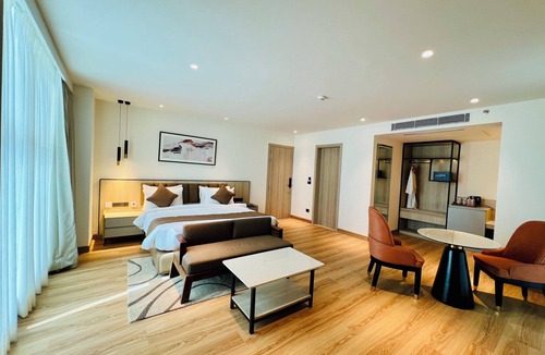 Sector 62 Hotel | Hyphen Business Hotel