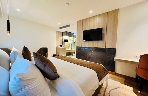 Sector 62 Hotel | Hyphen Business Hotel