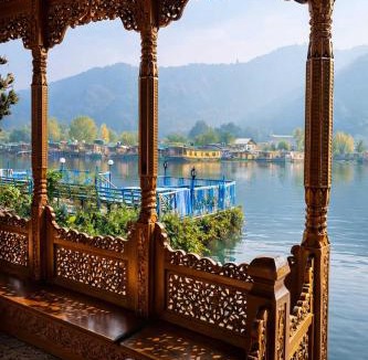 Brein Boat Rental | Imperial Group of Houseboats