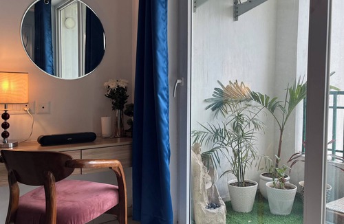Greater Noida Apartment | Indigo by Grehstay 1BHK Serviced Apartment