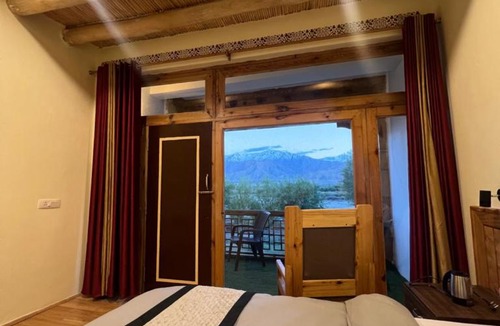 She Hotel | Indus County