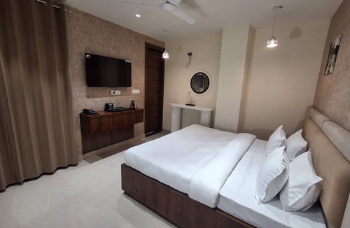 Bullawala Hotel | IP Hill Nest By Qotel Sahastradhara