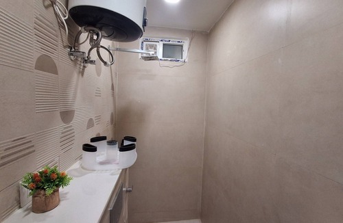 Bullawala Hotel | IP Hill Nest By Qotel Sahastradhara