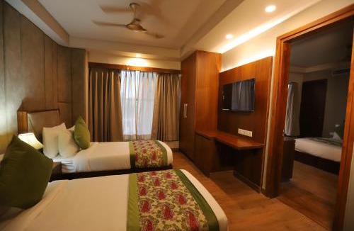Anand Vihar Hotel | IP Royal New Delhi By Qotel - A Luxury Hotel Near Yamuna Sports Complex