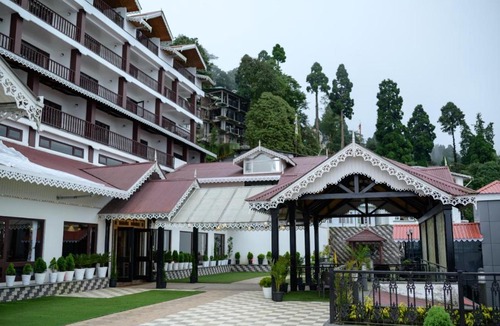 Darjeeling Hotel | Istana Resort & Spa