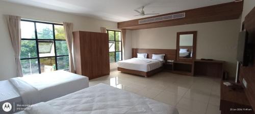 Yelagiri Hotel | J S Grand