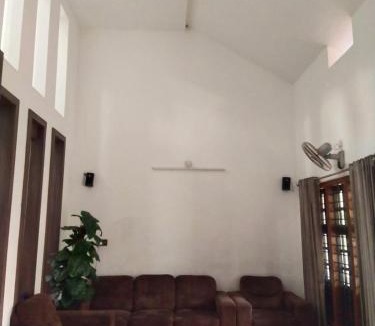 Sulthan Bathery Bed & Breakfast | Jacob's Homestay