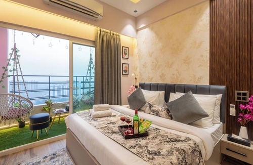 Greater Noida Apartment | Jacuzzi and Chill By Buddies Home