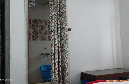 Rajbagh Bed & Breakfast | Jakarta paying guest house