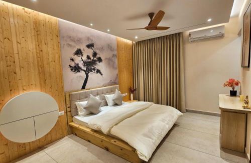 Chandigarh Apartment | Japandi theme Apartment 10 mins from Chandigarh Airport - by Zeppelin Stays