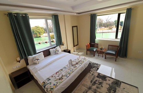 Mayapur Hotel | Jaswinder Bhawan - By The Ganges