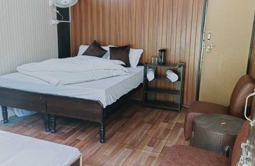 Barkot Hotel | Jayara Resort And Cafe