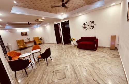 Sector 70 Hotel | JPM Suites Noida 70