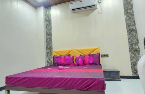 Mathura Hotel | JSR Inn